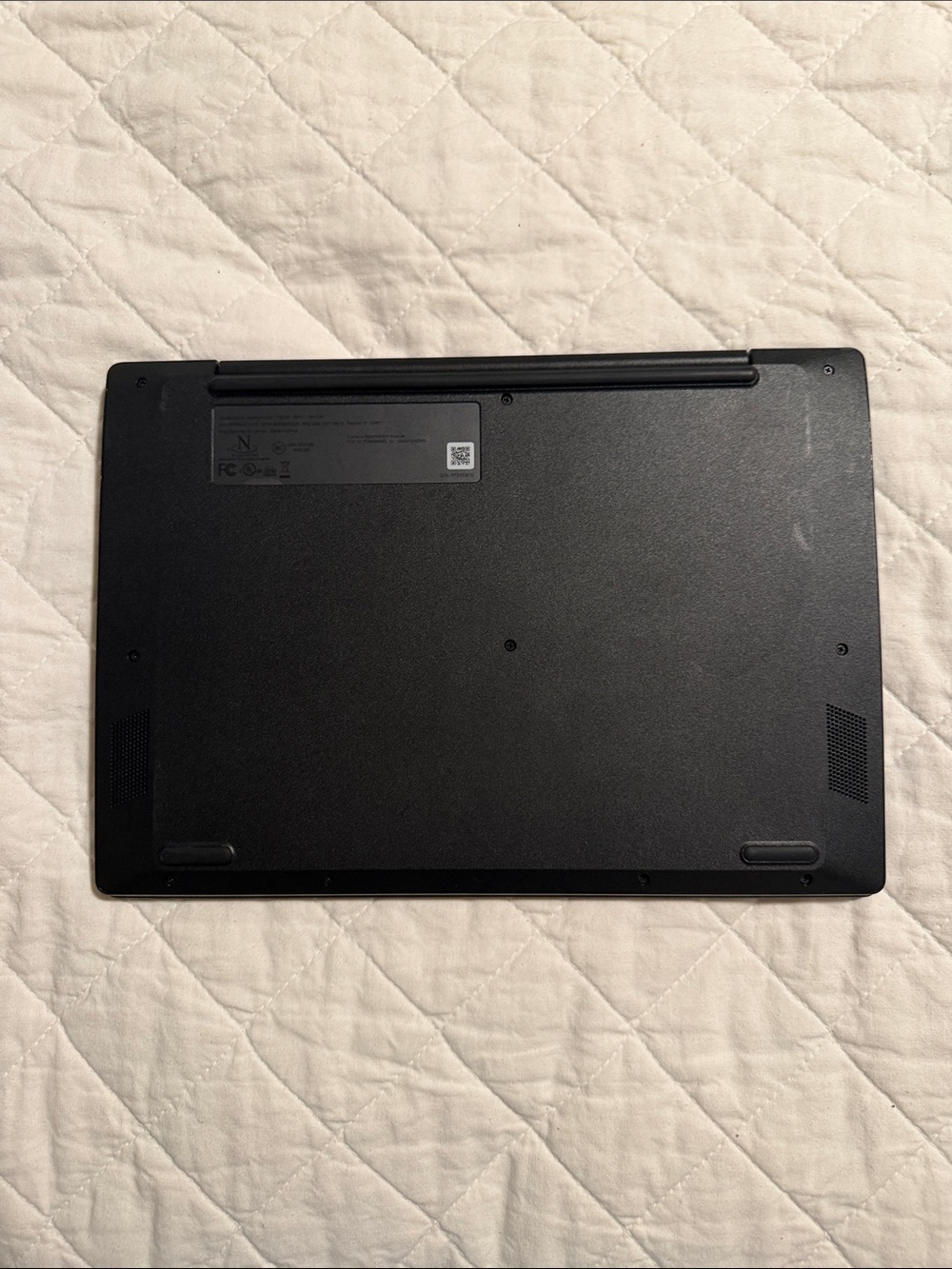 Lenovo Ideapad 3 Chromebook - Black - Picture 5 of 16